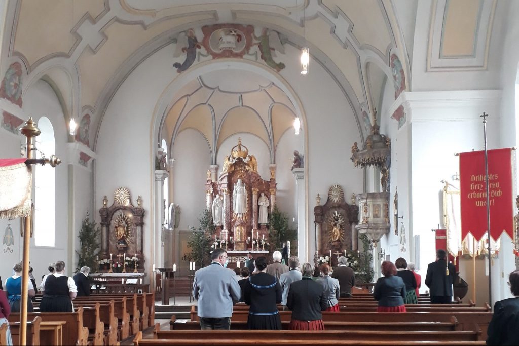 Innenansicht Pfarrkirche Bruckmühl Fronleichnam 2020